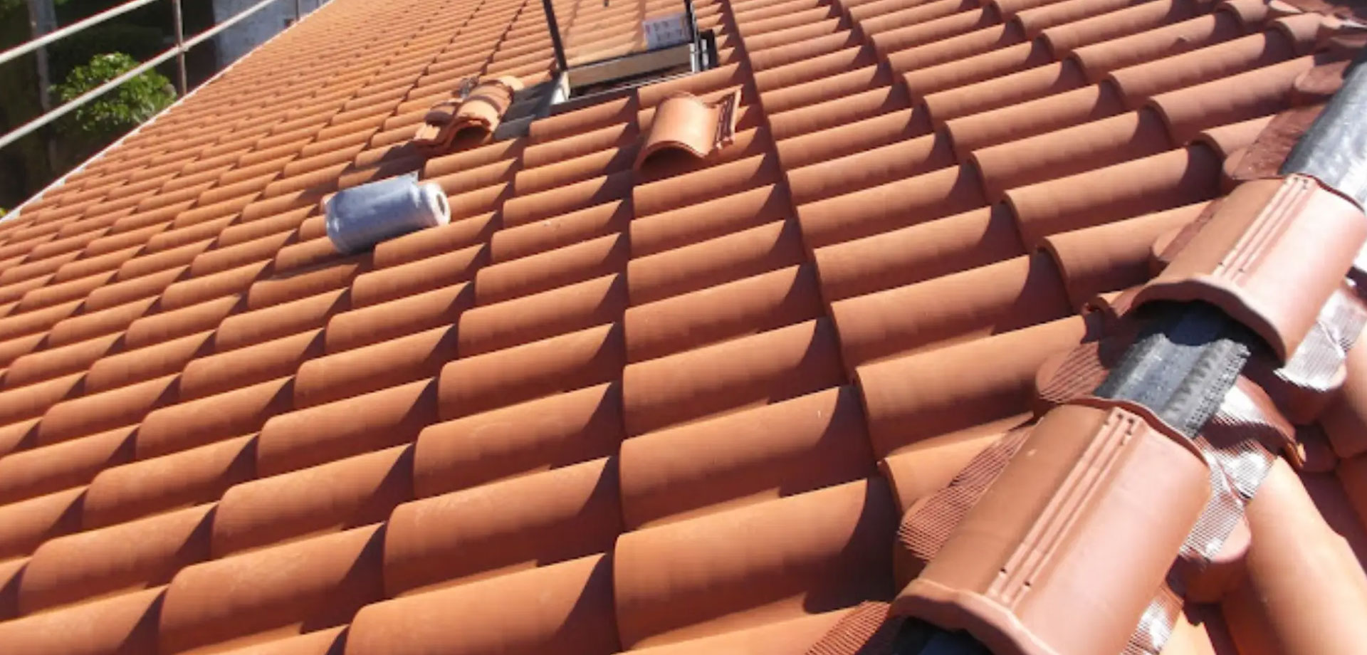 Causas más frecuentes de goteras que todo propietario debe conocer