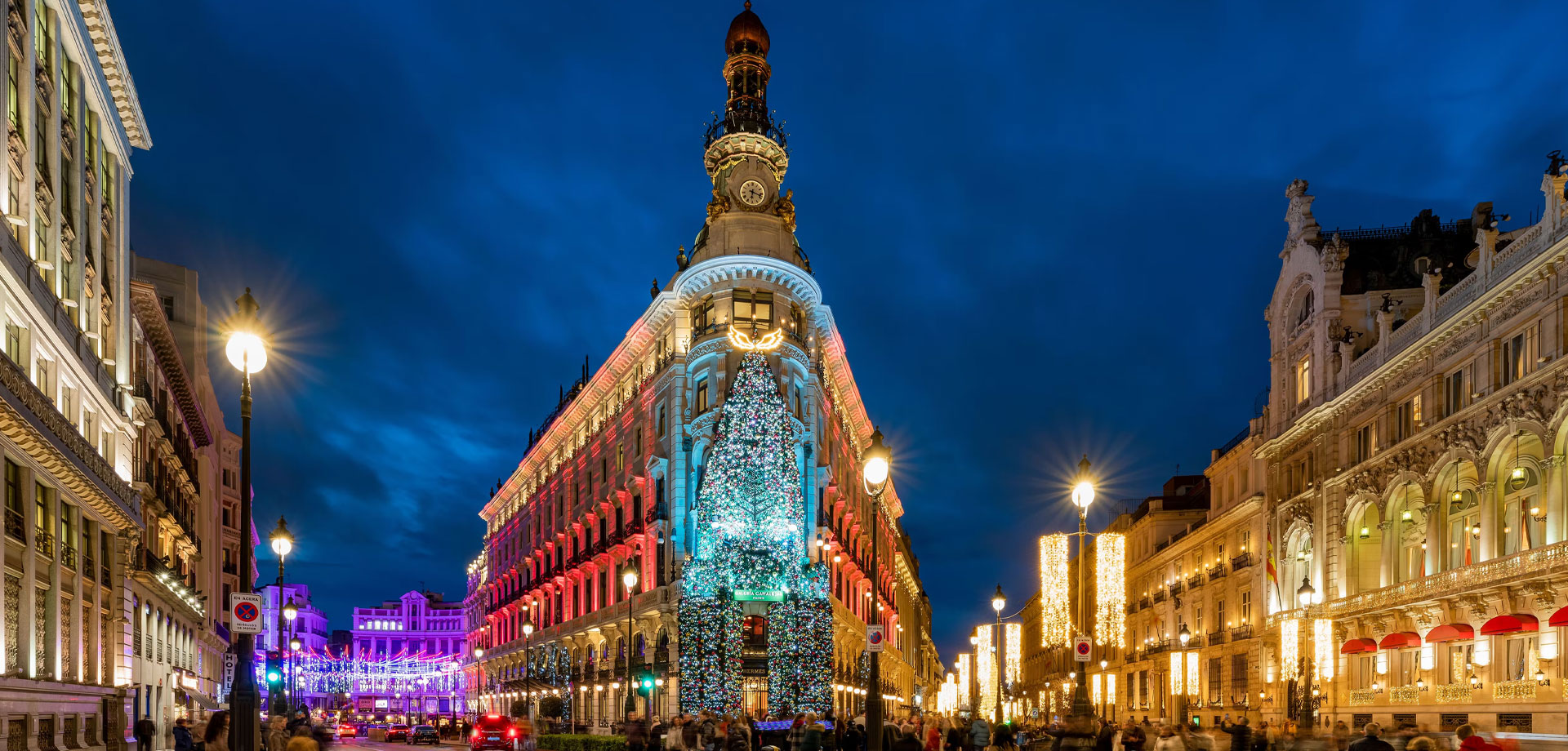 1. Disfrutar del alumbrado navideño por las principales calles y plazas